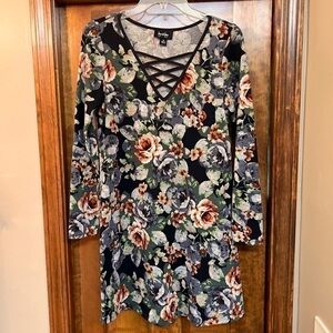 A-Line‎ Dress Long Sleeve Floral by & by 
Sz M EUC $5 ADD ON with $15+ Bundle